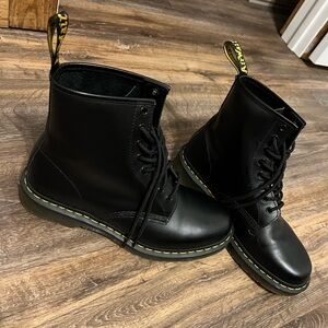 Size 10 men’s Dr Martens